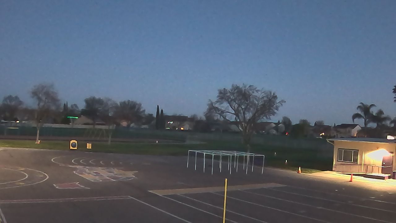 Thumbnail for current weather camera view from Von Renner Elementary School in Newman, California