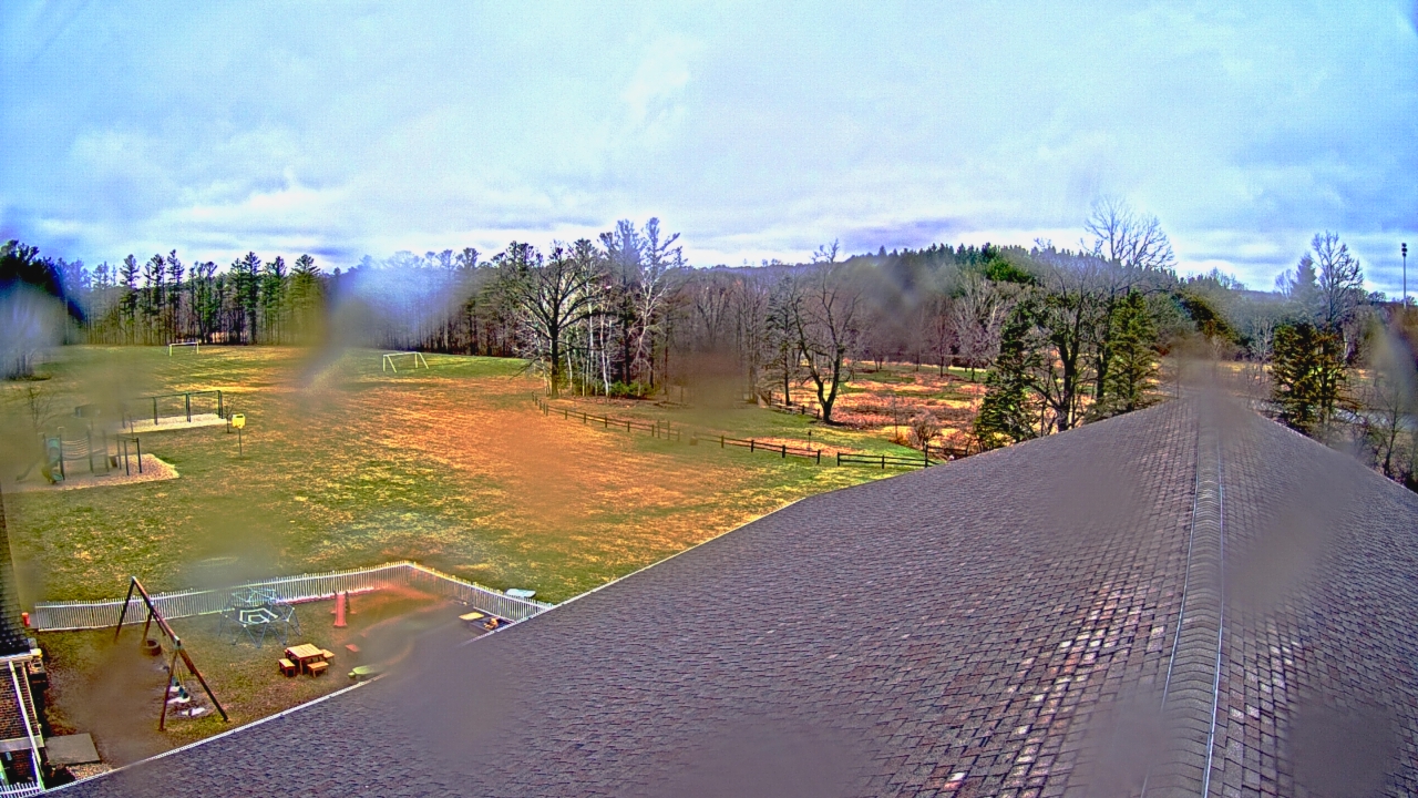 Thumbnail for current weather camera view from St Johns Lutheran School in Newburg, Wisconsin