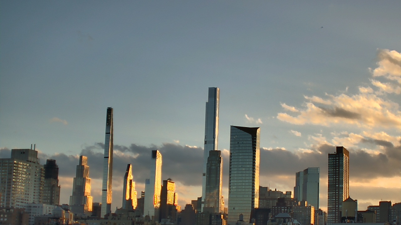 Thumbnail for current weather camera view from Rodeph Sholom Day School in New York, New York