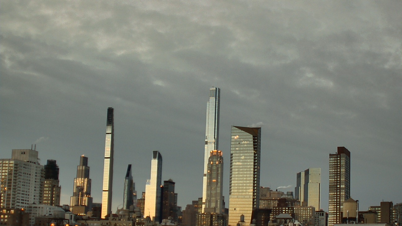 Thumbnail for current weather camera view from Rodeph Sholom Day School in New York, New York