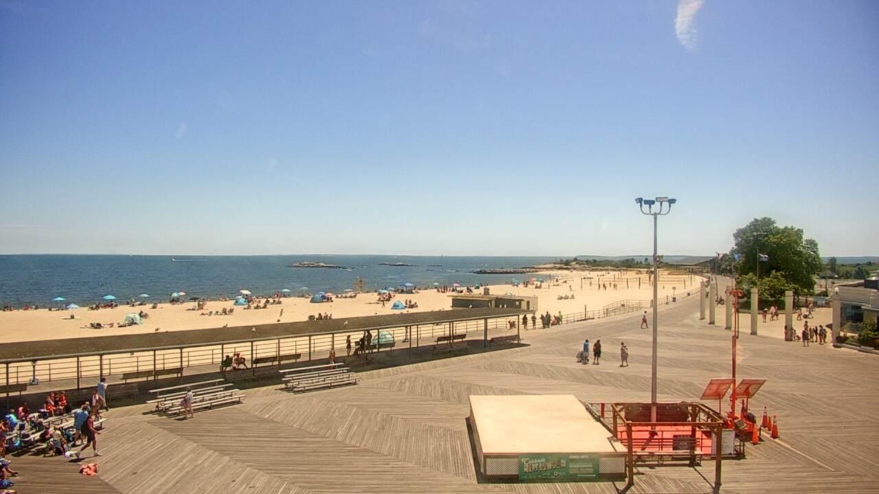 Thumbnail for current weather camera view from Ocean Beach Park in New London, Connecticut