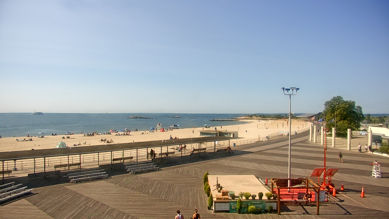 Thumbnail for current weather camera view from Ocean Beach Park in New London, Connecticut