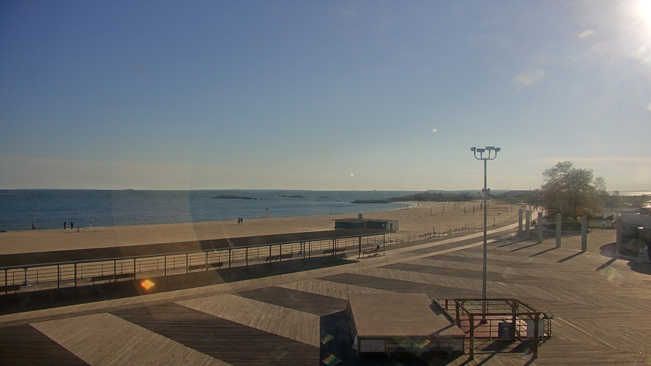 Thumbnail for current weather camera view from Ocean Beach Park in New London, Connecticut