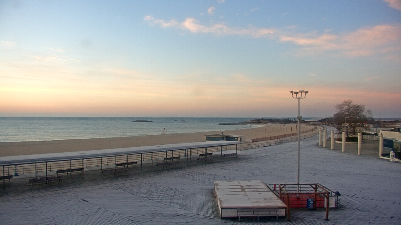 Thumbnail for current weather camera view from Ocean Beach Park in New London, Connecticut