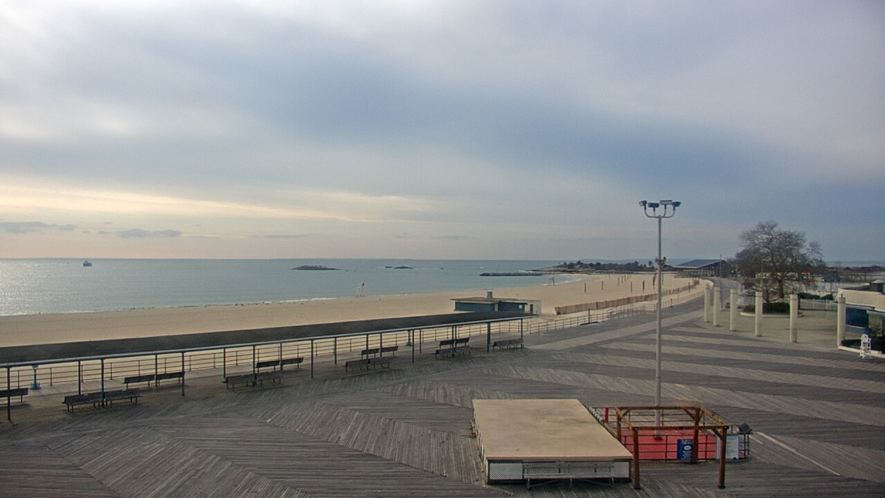 Thumbnail for current weather camera view from Ocean Beach Park in New London, Connecticut