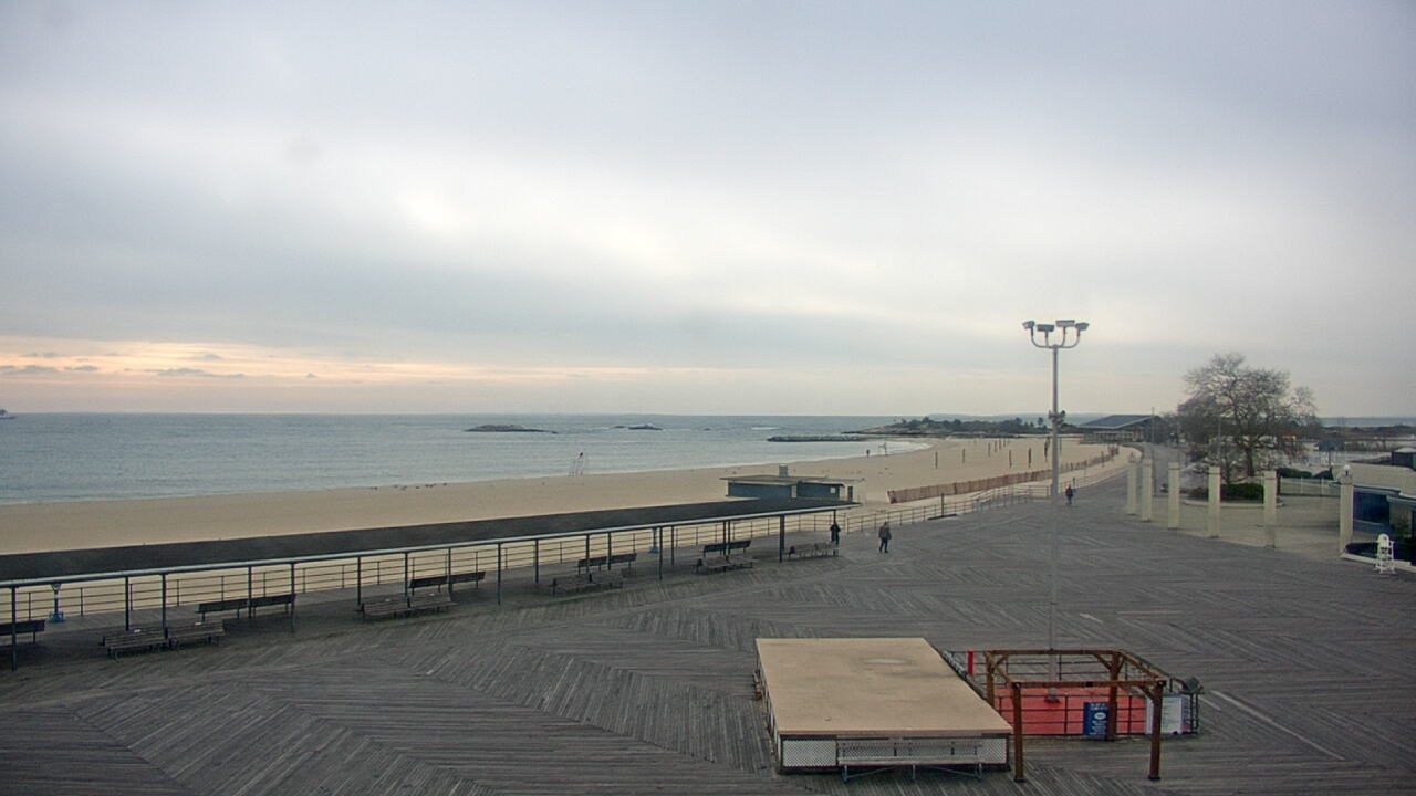 Thumbnail for current weather camera view from Ocean Beach Park in New London, Connecticut