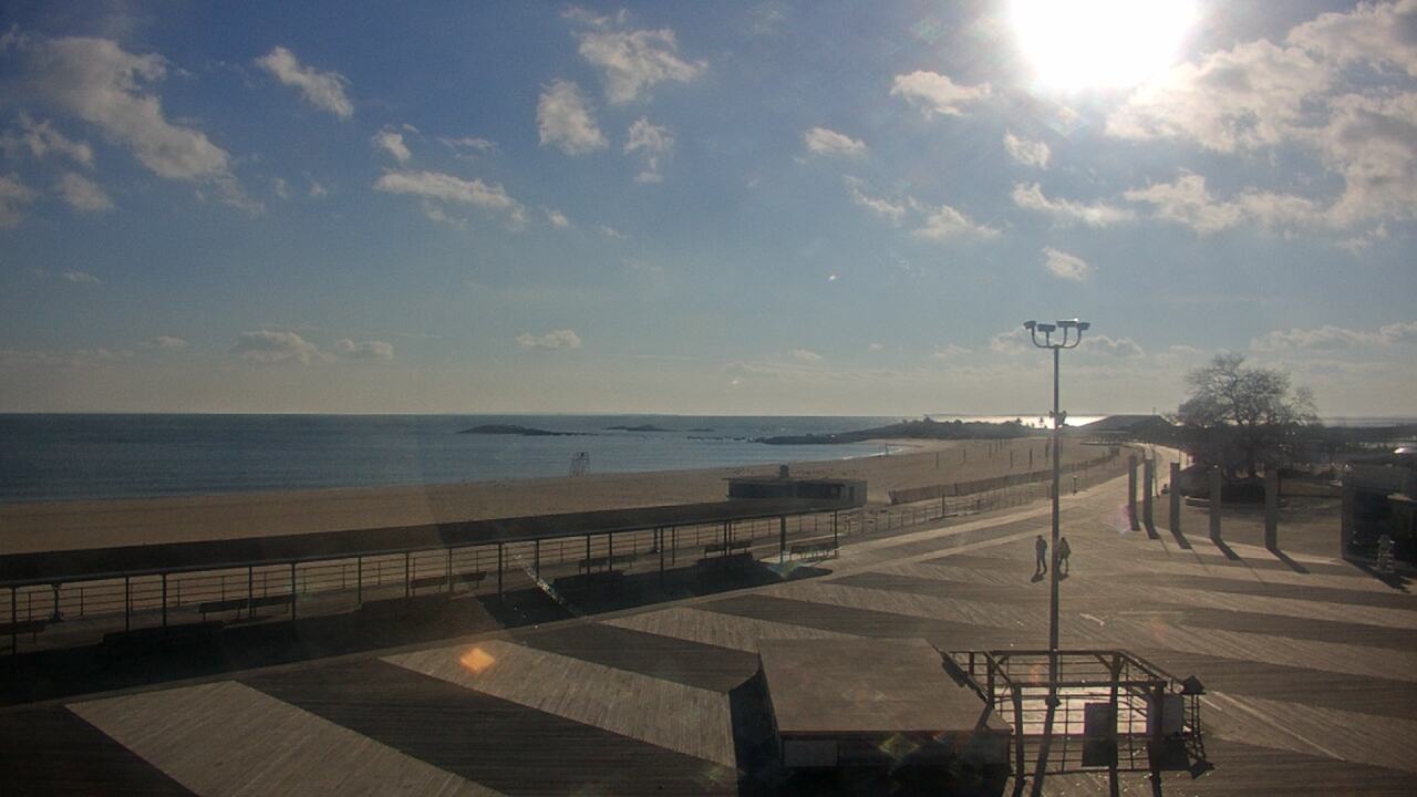 Thumbnail for current weather camera view from Ocean Beach Park in New London, Connecticut