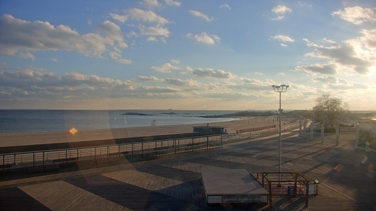Thumbnail for current weather camera view from Ocean Beach Park in New London, Connecticut
