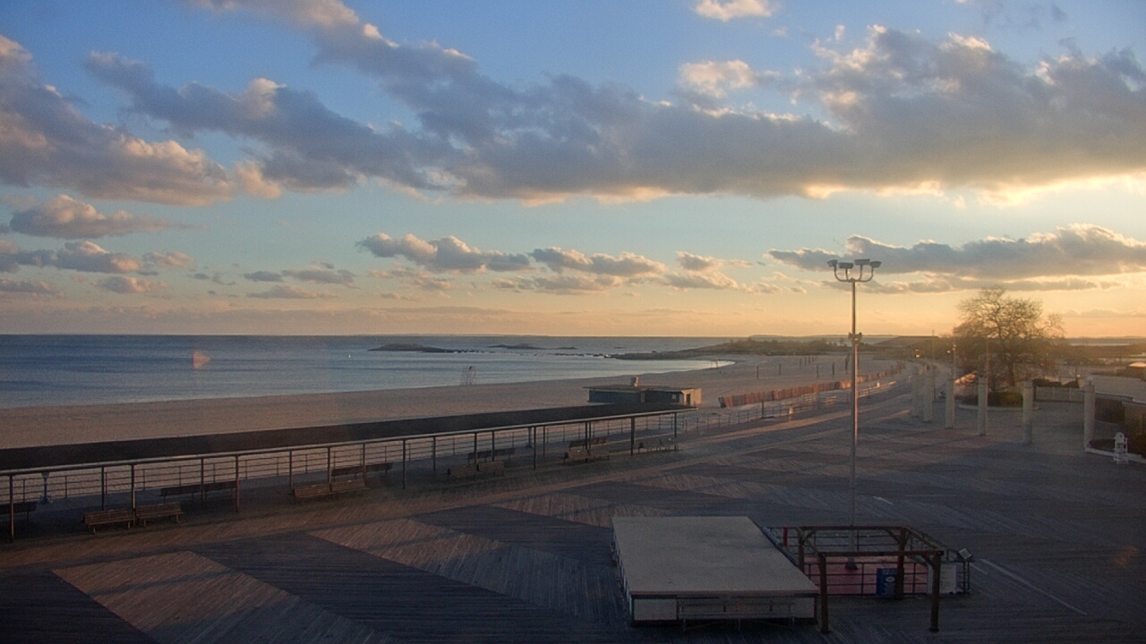 Thumbnail for current weather camera view from Ocean Beach Park in New London, Connecticut