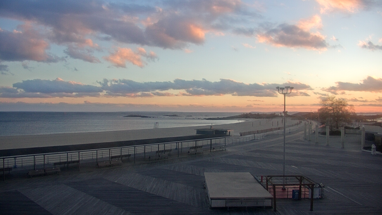 Thumbnail for current weather camera view from Ocean Beach Park in New London, Connecticut