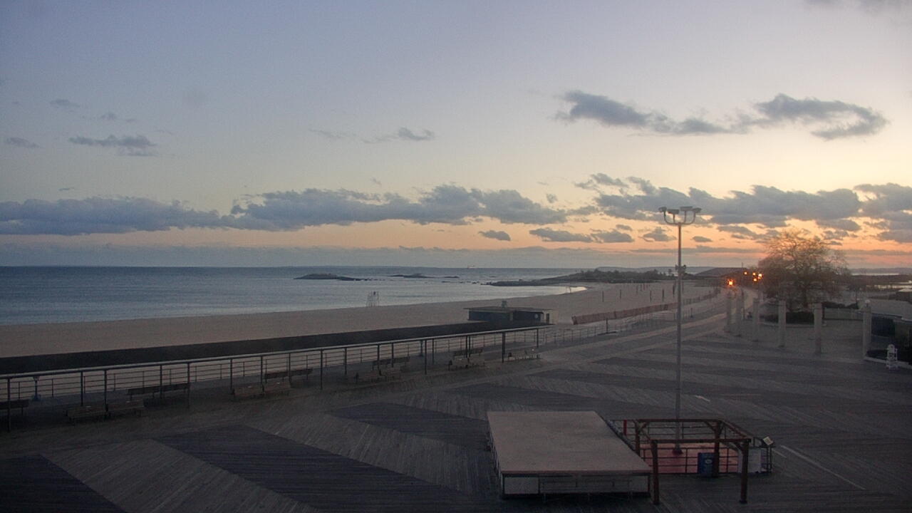 Thumbnail for current weather camera view from Ocean Beach Park in New London, Connecticut