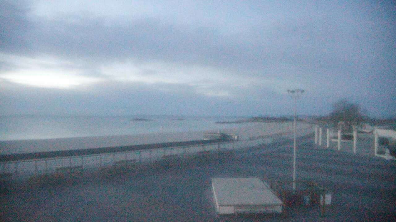 Thumbnail for current weather camera view from Ocean Beach Park in New London, Connecticut