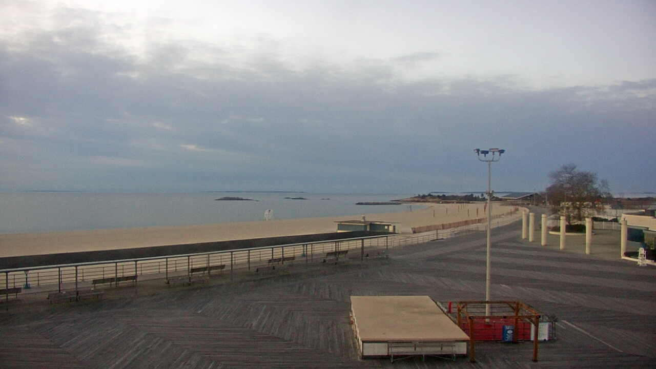 Thumbnail for current weather camera view from Ocean Beach Park in New London, Connecticut