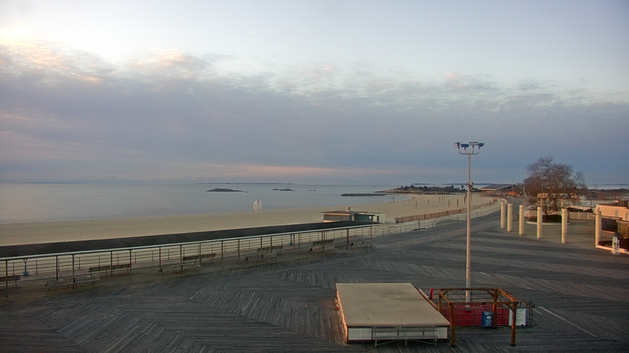Thumbnail for current weather camera view from Ocean Beach Park in New London, Connecticut
