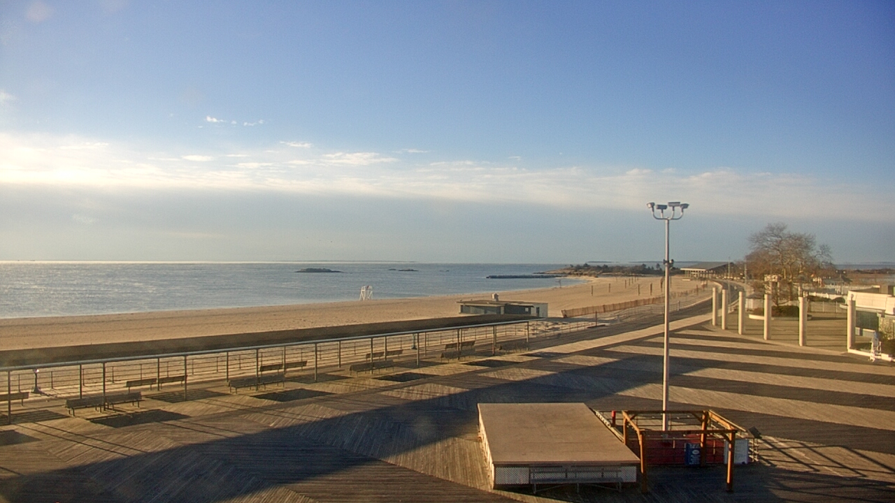 Thumbnail for current weather camera view from Ocean Beach Park in New London, Connecticut