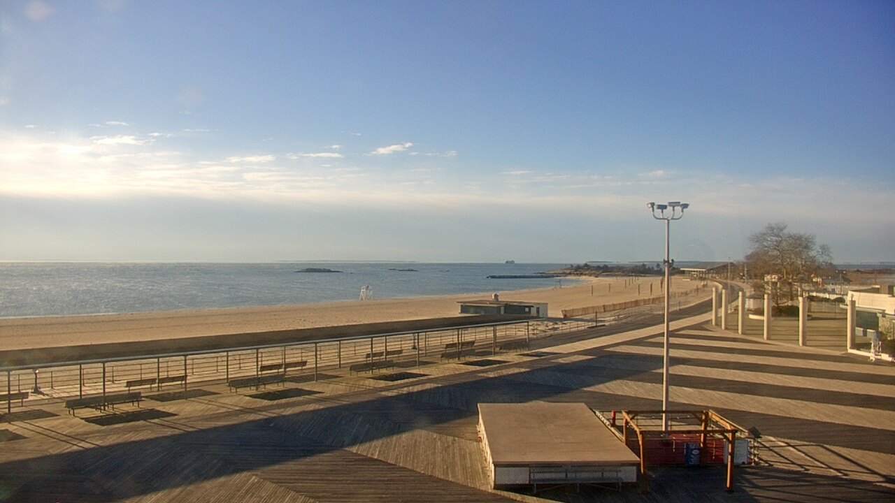 Thumbnail for current weather camera view from Ocean Beach Park in New London, Connecticut