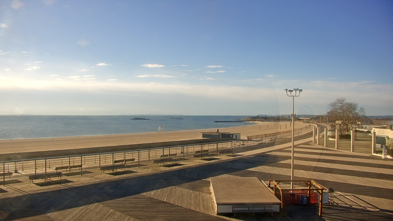 Thumbnail for current weather camera view from Ocean Beach Park in New London, Connecticut