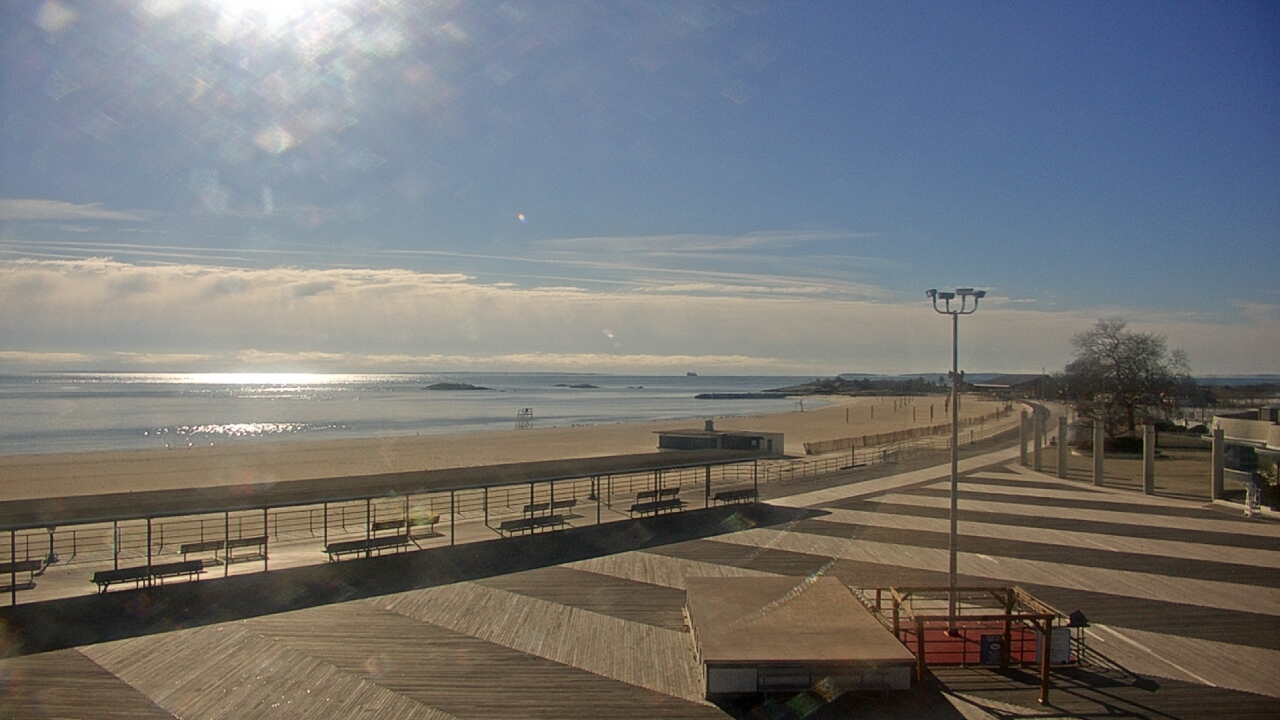 Thumbnail for current weather camera view from Ocean Beach Park in New London, Connecticut