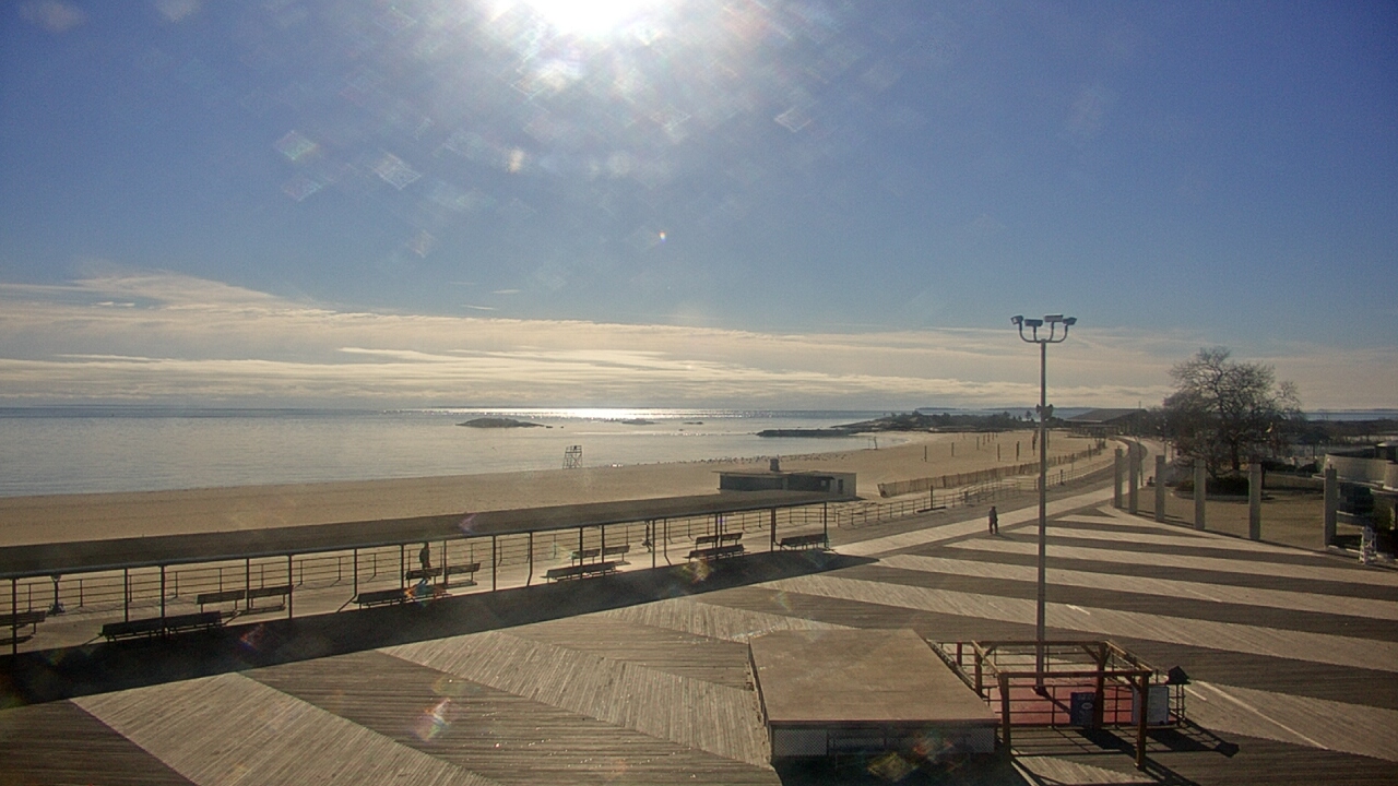 Thumbnail for current weather camera view from Ocean Beach Park in New London, Connecticut