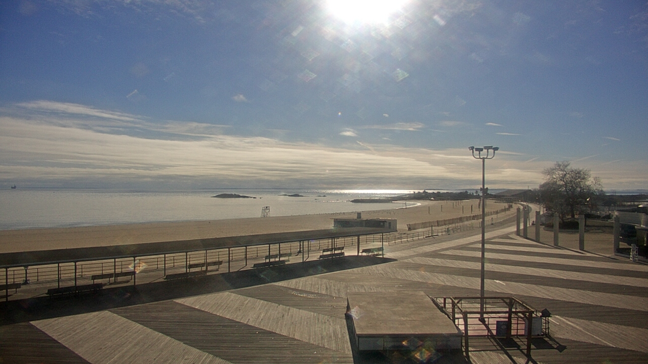 Thumbnail for current weather camera view from Ocean Beach Park in New London, Connecticut
