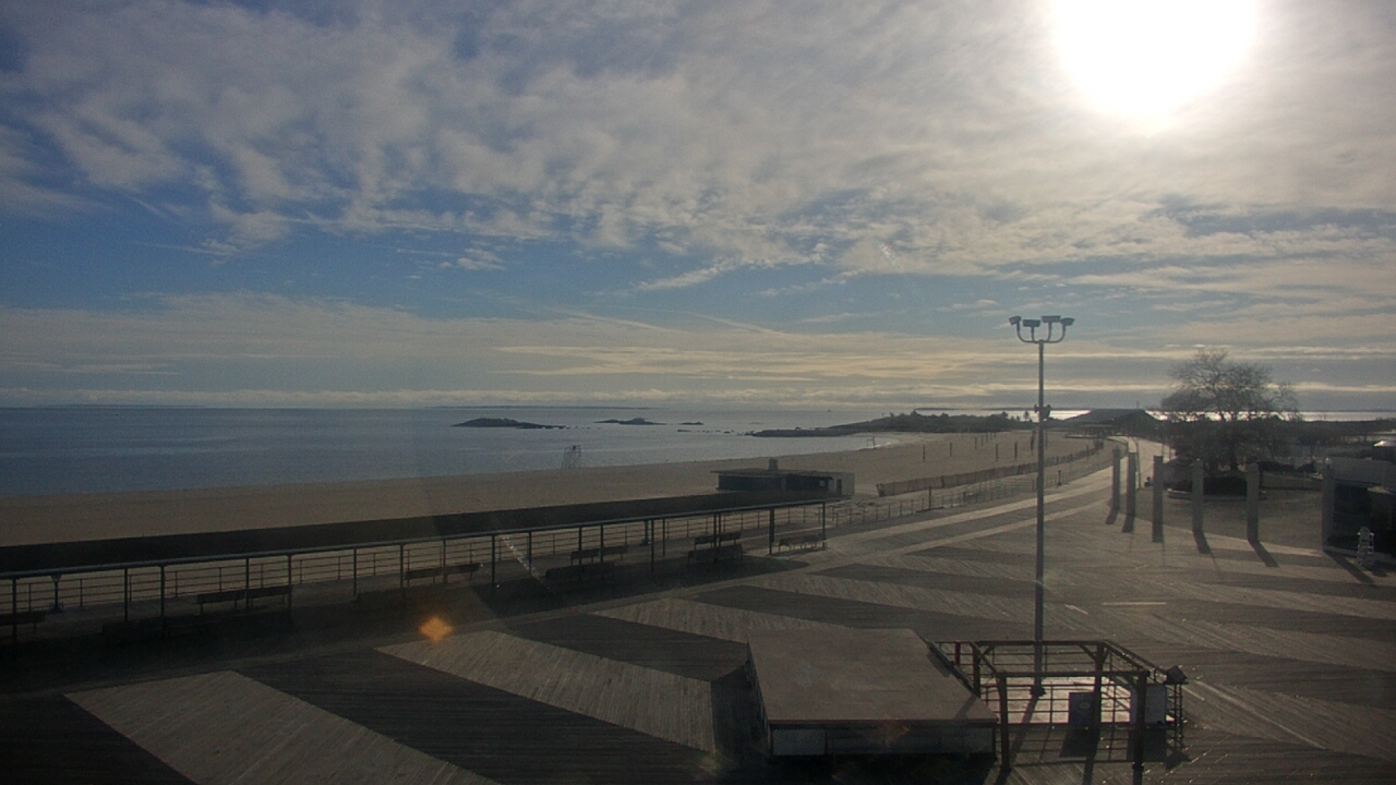 Thumbnail for current weather camera view from Ocean Beach Park in New London, Connecticut