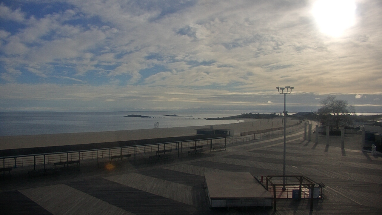 Thumbnail for current weather camera view from Ocean Beach Park in New London, Connecticut