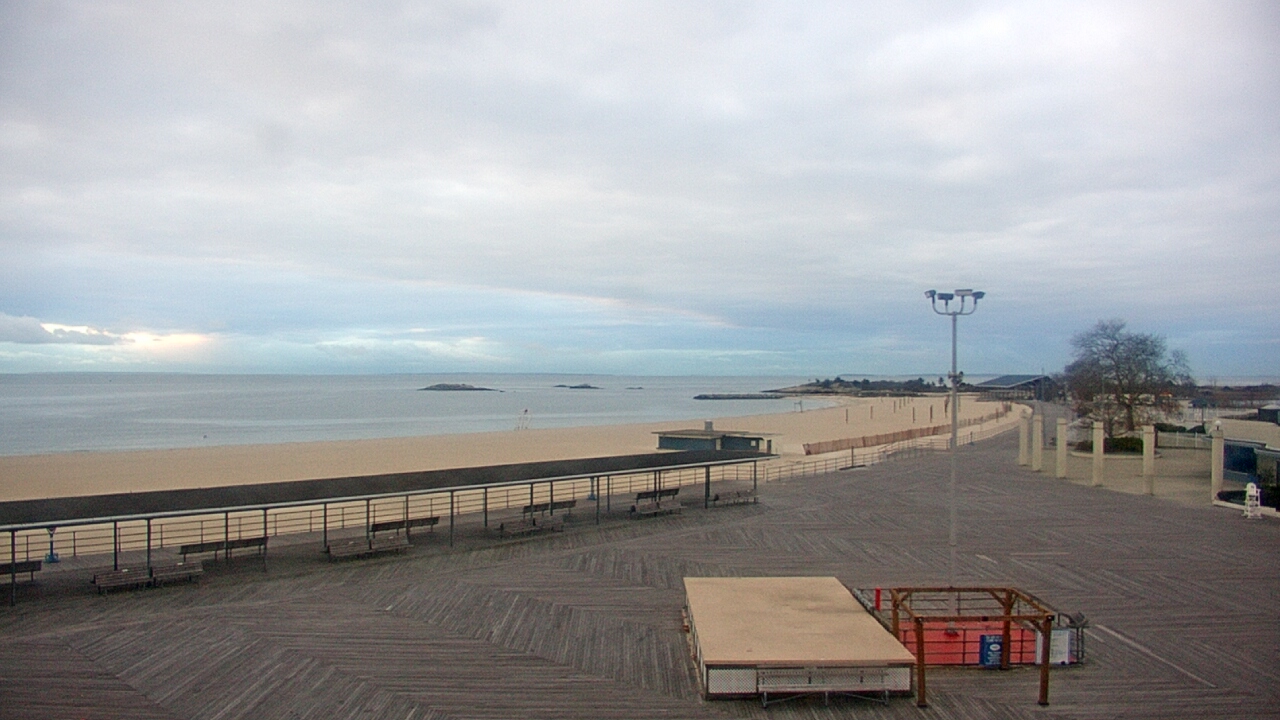 Thumbnail for current weather camera view from Ocean Beach Park in New London, Connecticut