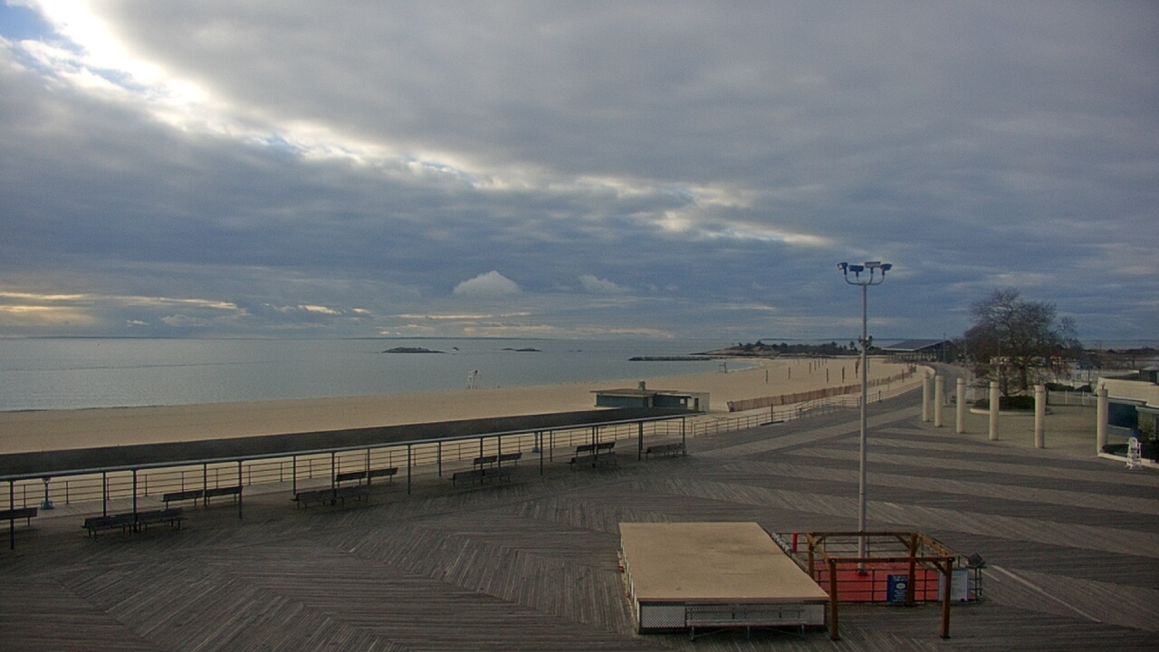 Thumbnail for current weather camera view from Ocean Beach Park in New London, Connecticut