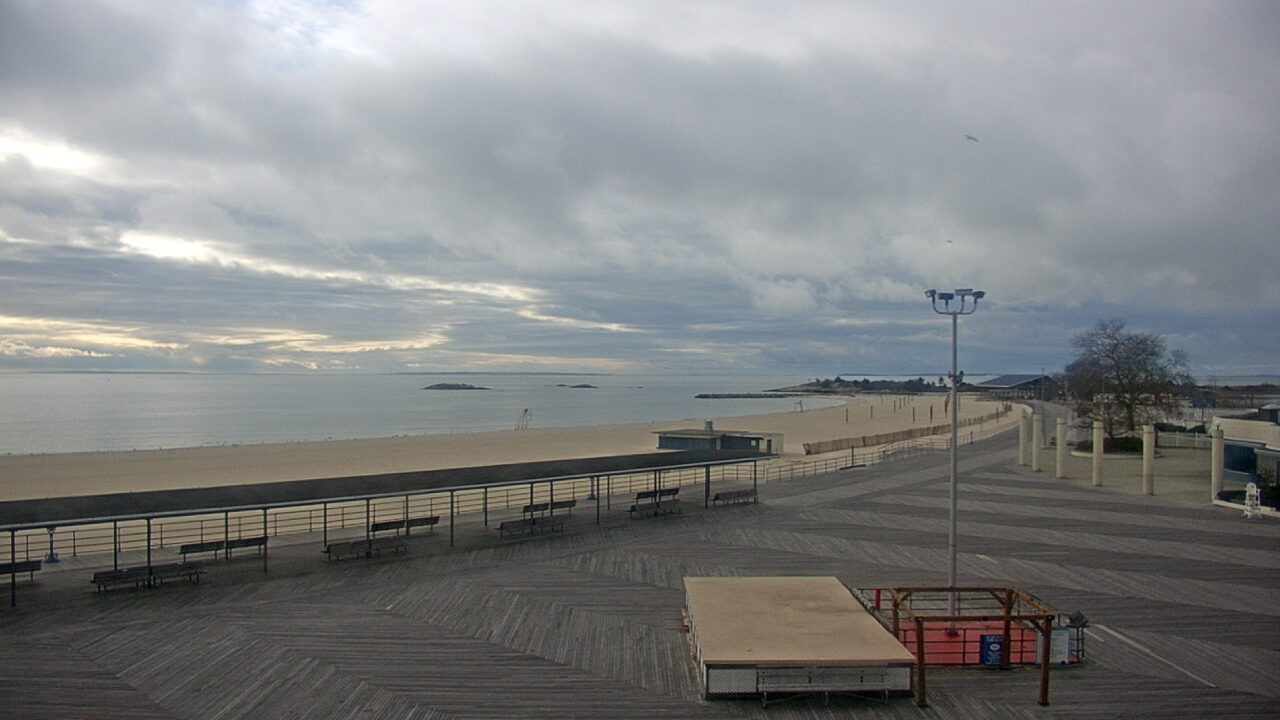 Thumbnail for current weather camera view from Ocean Beach Park in New London, Connecticut