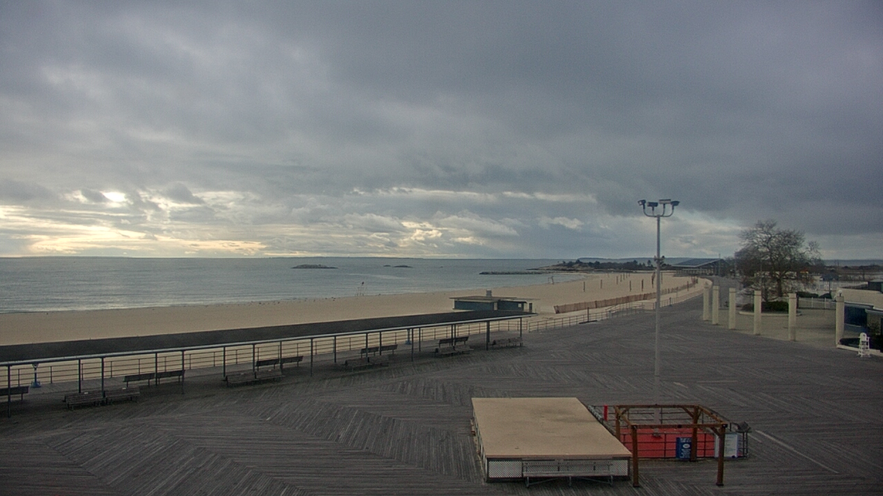 Thumbnail for current weather camera view from Ocean Beach Park in New London, Connecticut