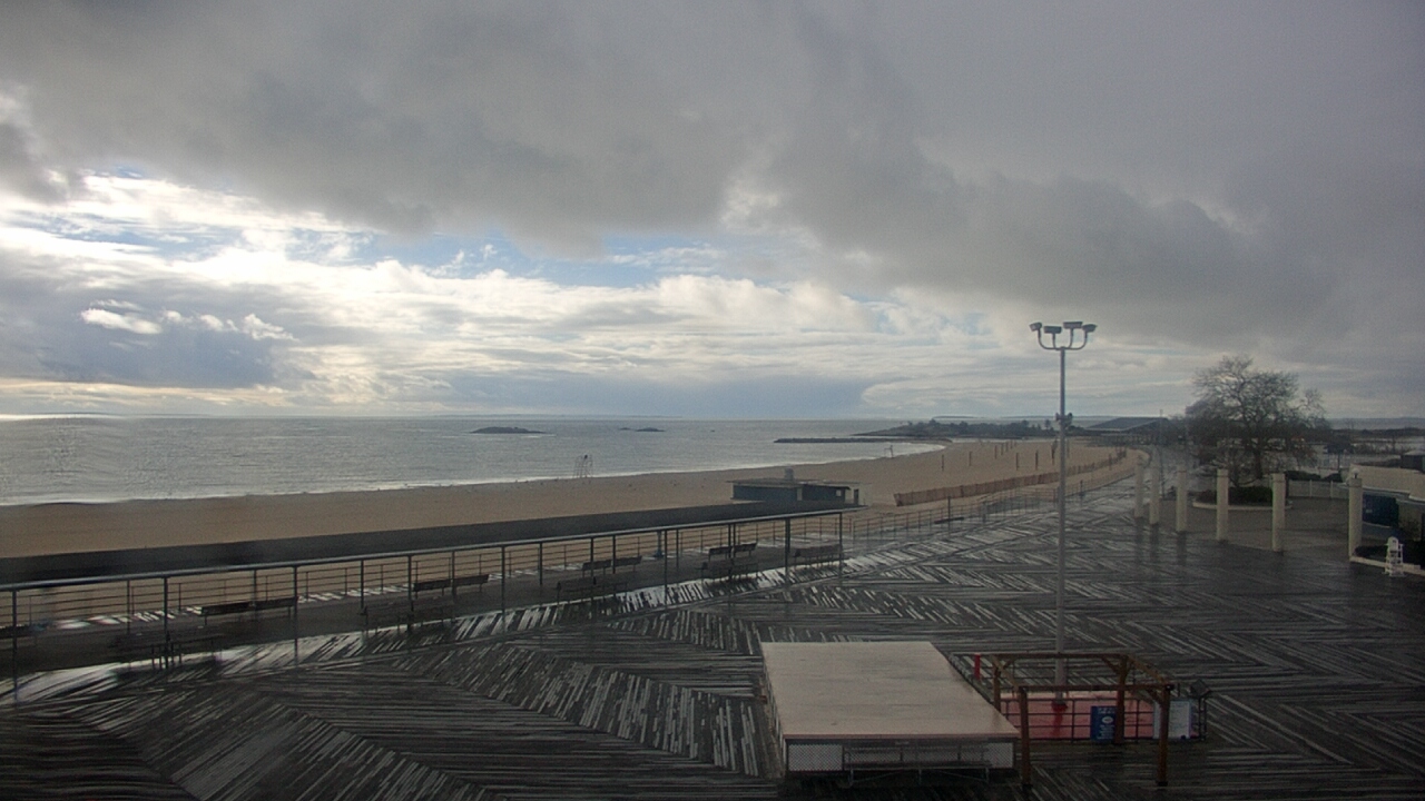 Thumbnail for current weather camera view from Ocean Beach Park in New London, Connecticut