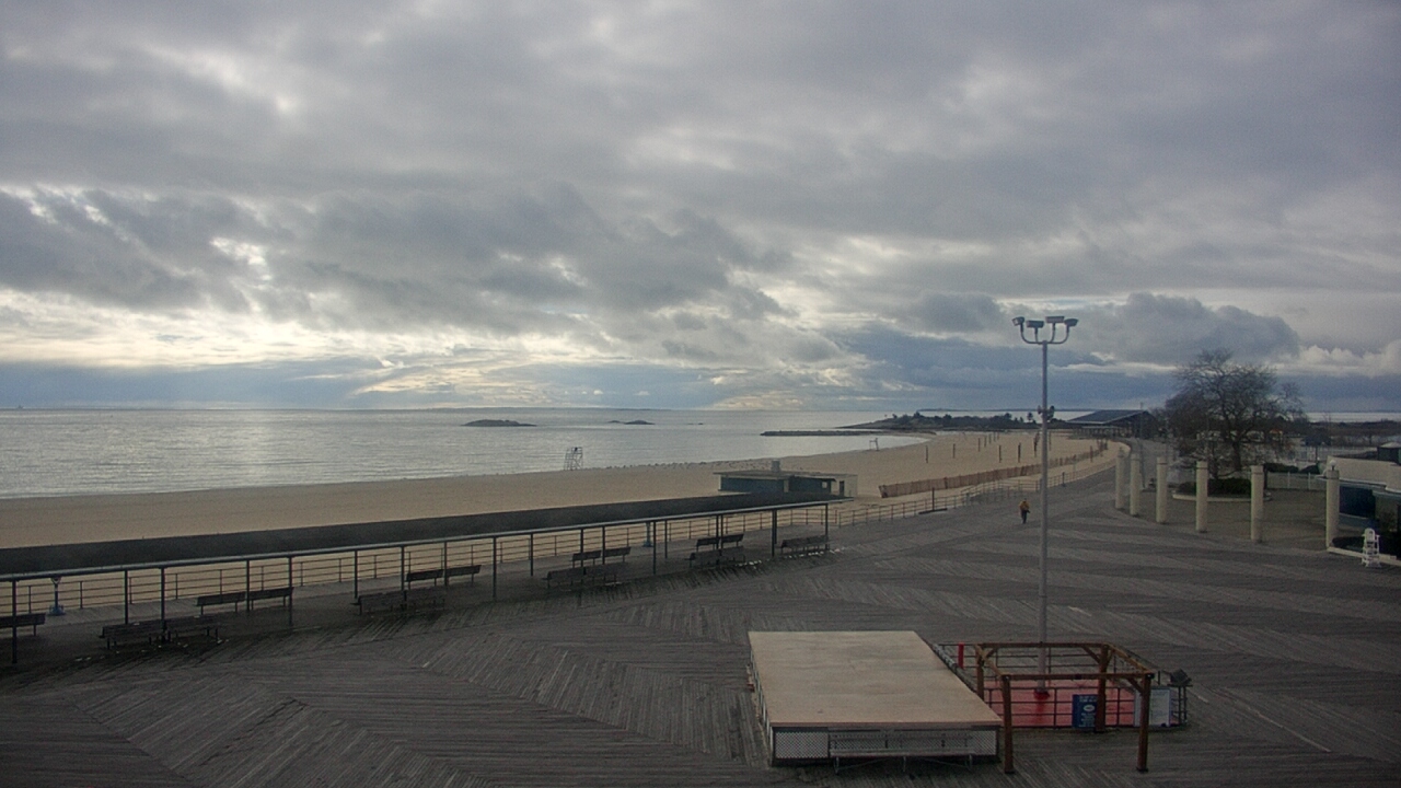 Thumbnail for current weather camera view from Ocean Beach Park in New London, Connecticut