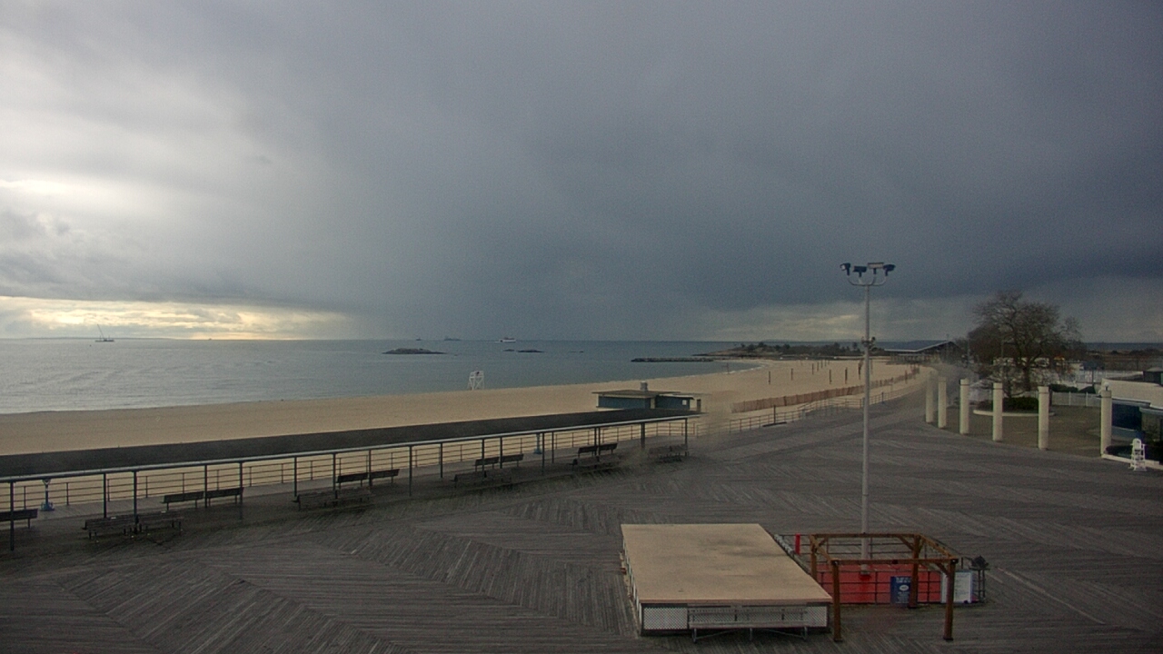 Thumbnail for current weather camera view from Ocean Beach Park in New London, Connecticut