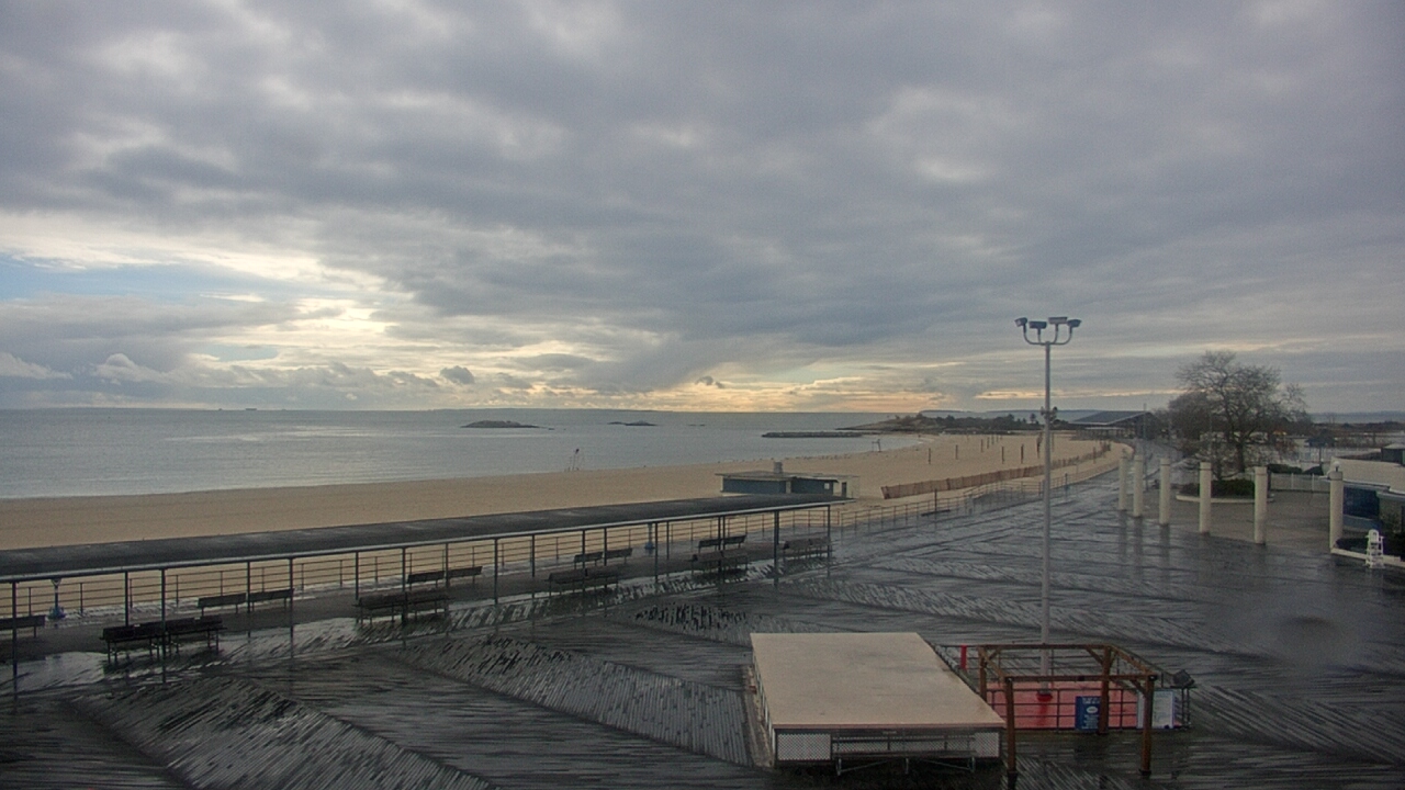 Thumbnail for current weather camera view from Ocean Beach Park in New London, Connecticut