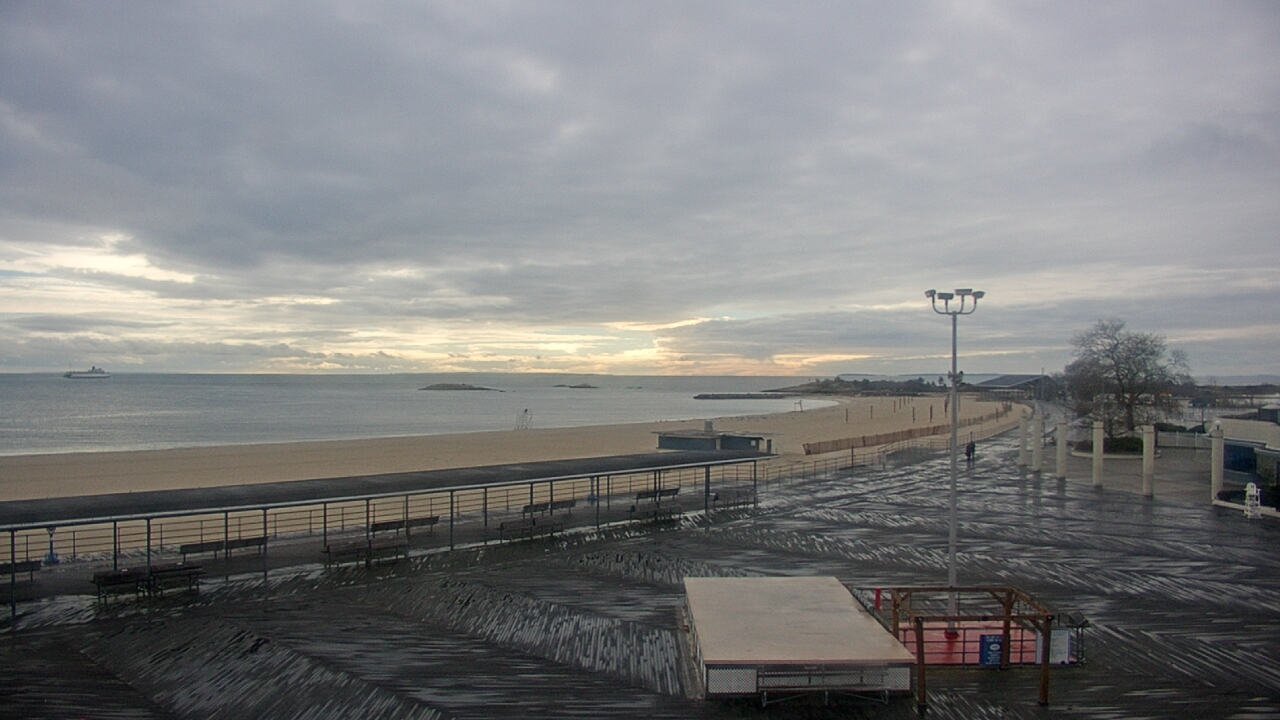 Thumbnail for current weather camera view from Ocean Beach Park in New London, Connecticut