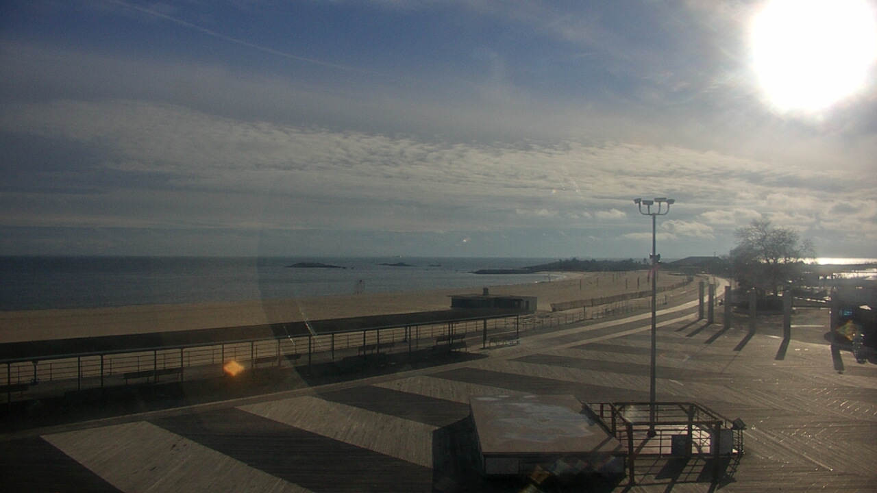 Thumbnail for current weather camera view from Ocean Beach Park in New London, Connecticut