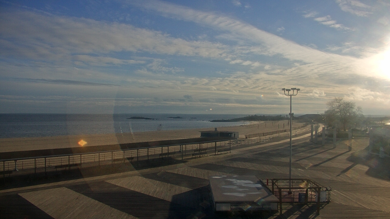 Thumbnail for current weather camera view from Ocean Beach Park in New London, Connecticut