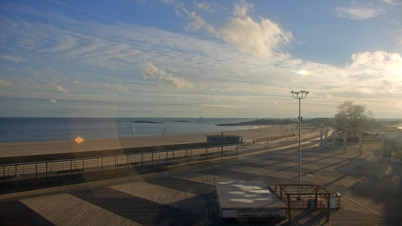 Thumbnail for current weather camera view from Ocean Beach Park in New London, Connecticut
