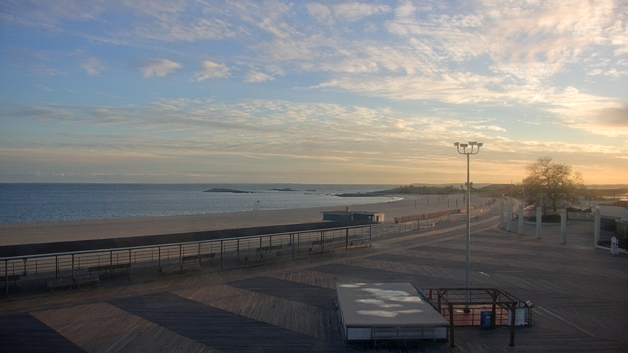 Thumbnail for current weather camera view from Ocean Beach Park in New London, Connecticut
