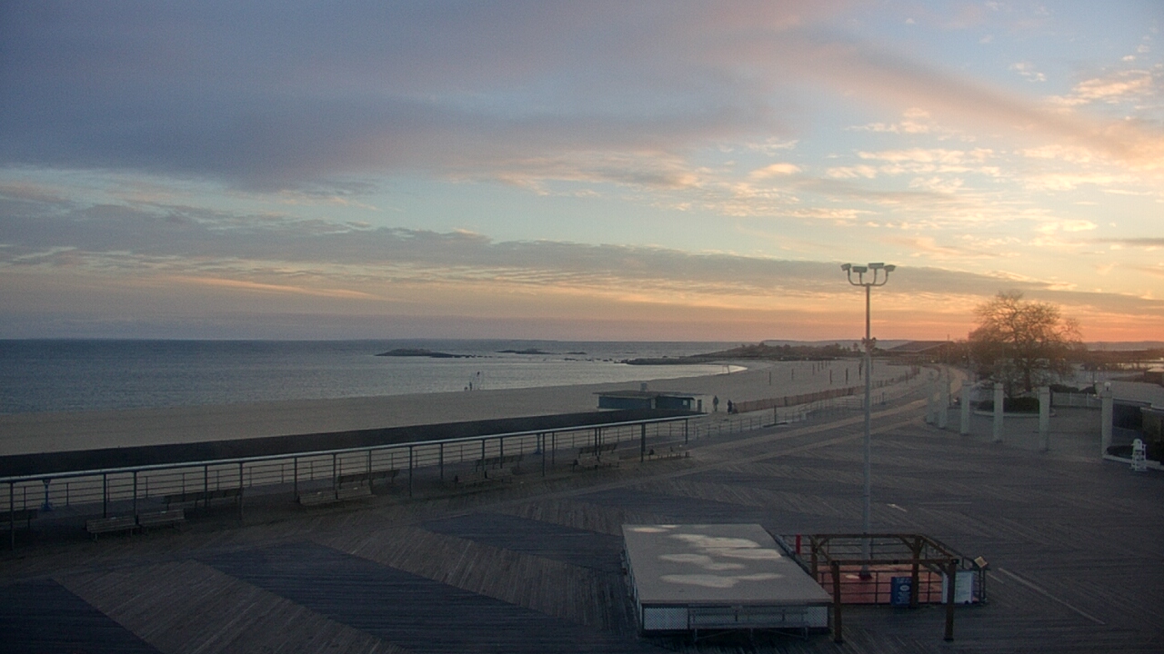 Thumbnail for current weather camera view from Ocean Beach Park in New London, Connecticut