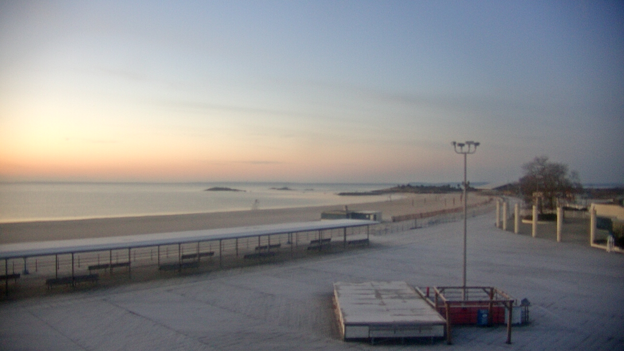 Thumbnail for current weather camera view from Ocean Beach Park in New London, Connecticut