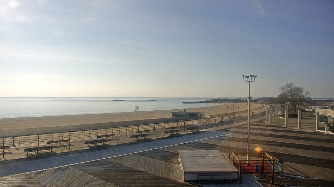Thumbnail for current weather camera view from Ocean Beach Park in New London, Connecticut