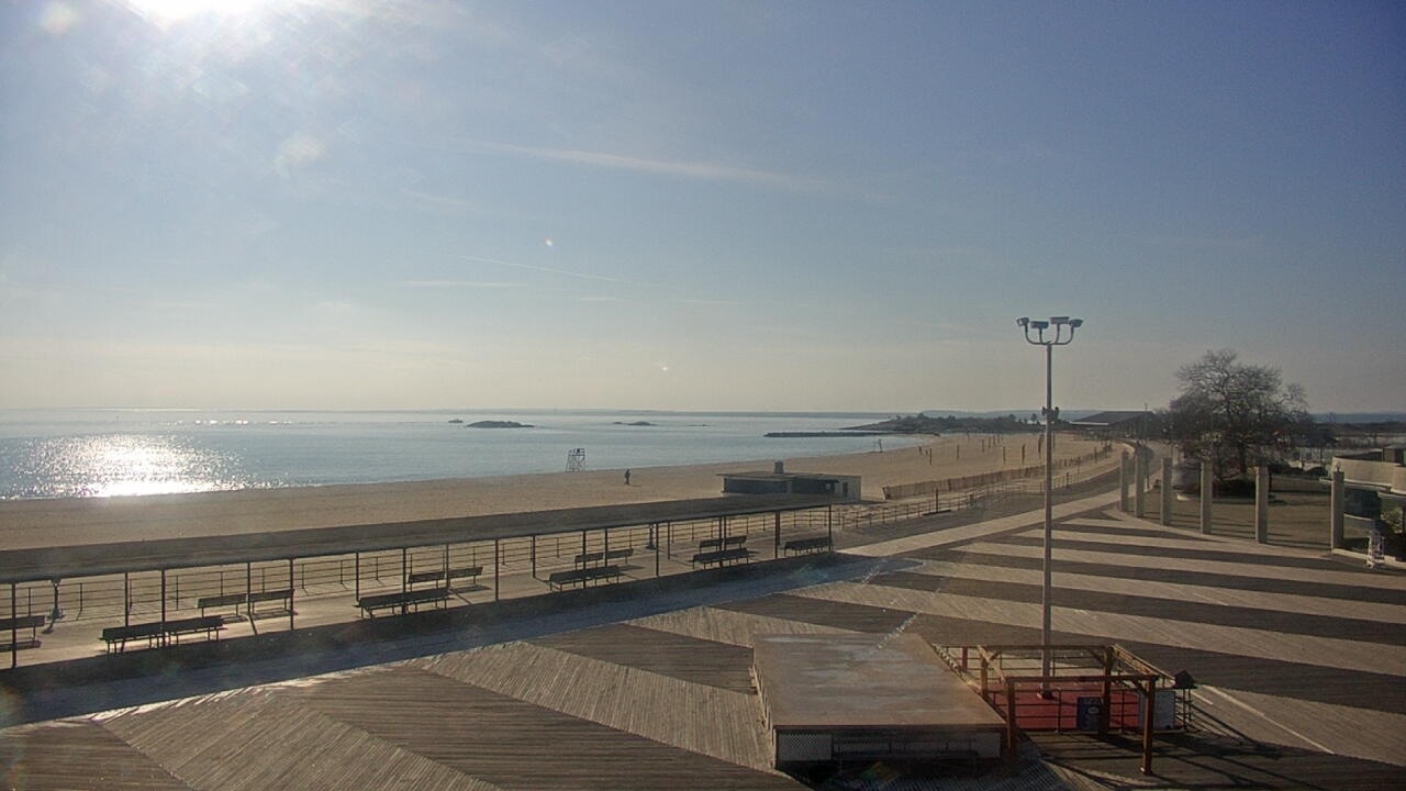 Thumbnail for current weather camera view from Ocean Beach Park in New London, Connecticut