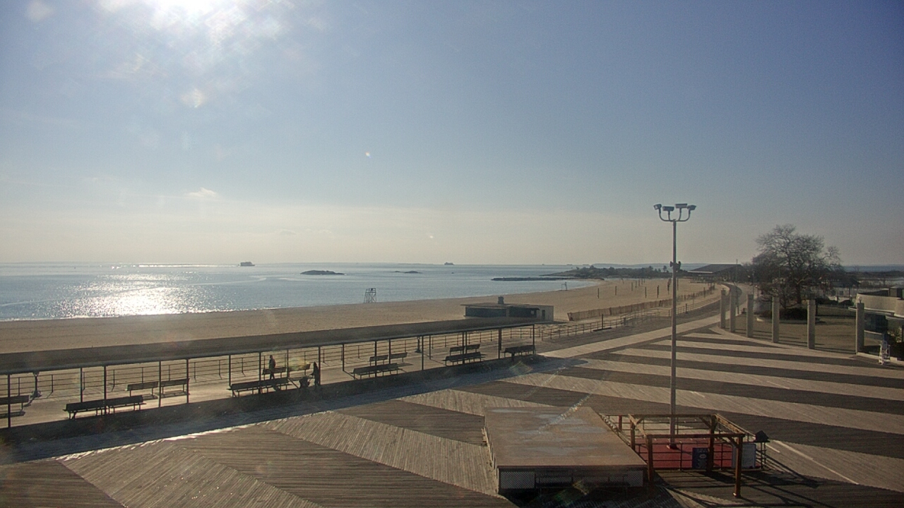 Thumbnail for current weather camera view from Ocean Beach Park in New London, Connecticut