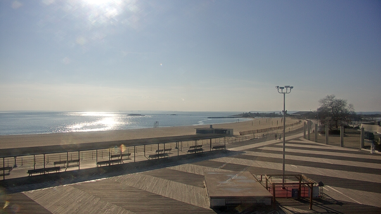 Thumbnail for current weather camera view from Ocean Beach Park in New London, Connecticut