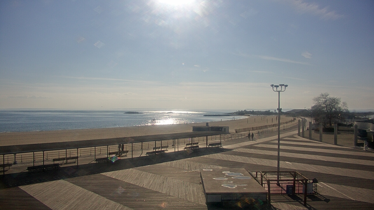 Thumbnail for current weather camera view from Ocean Beach Park in New London, Connecticut