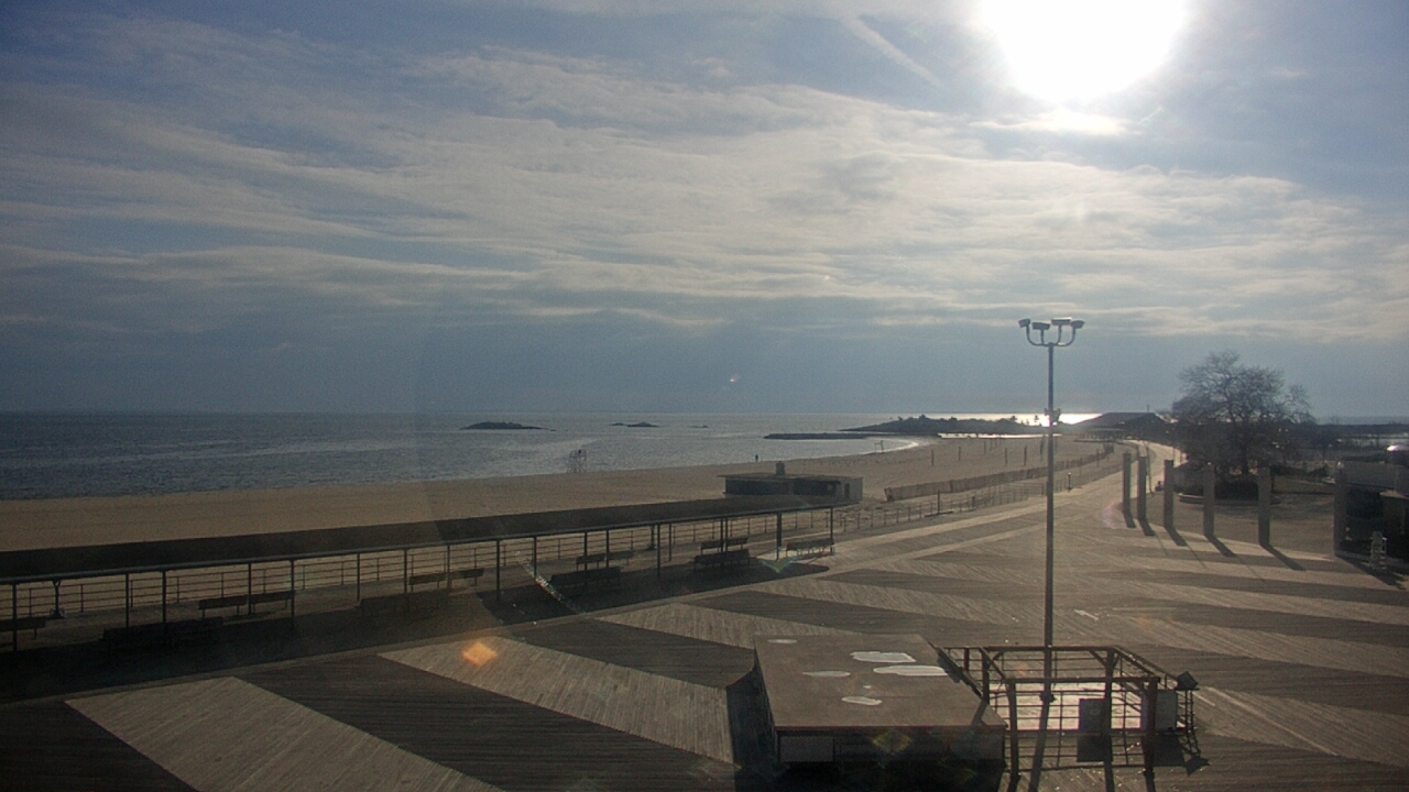 Thumbnail for current weather camera view from Ocean Beach Park in New London, Connecticut