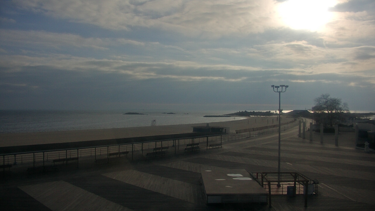 Thumbnail for current weather camera view from Ocean Beach Park in New London, Connecticut