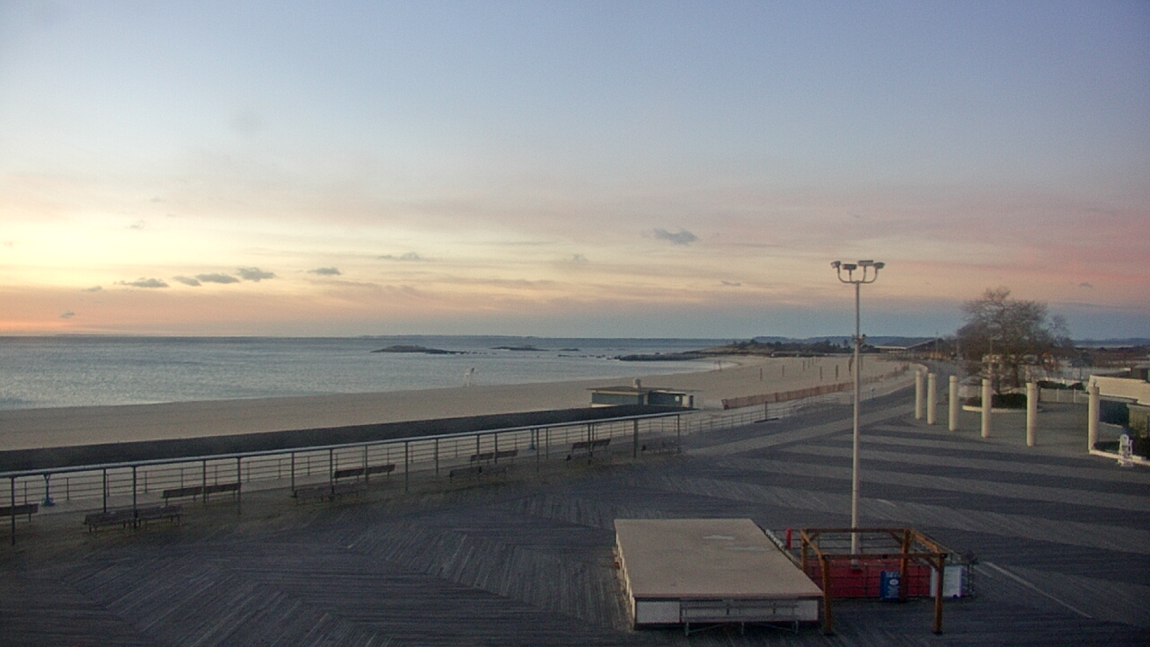Thumbnail for current weather camera view from Ocean Beach Park in New London, Connecticut
