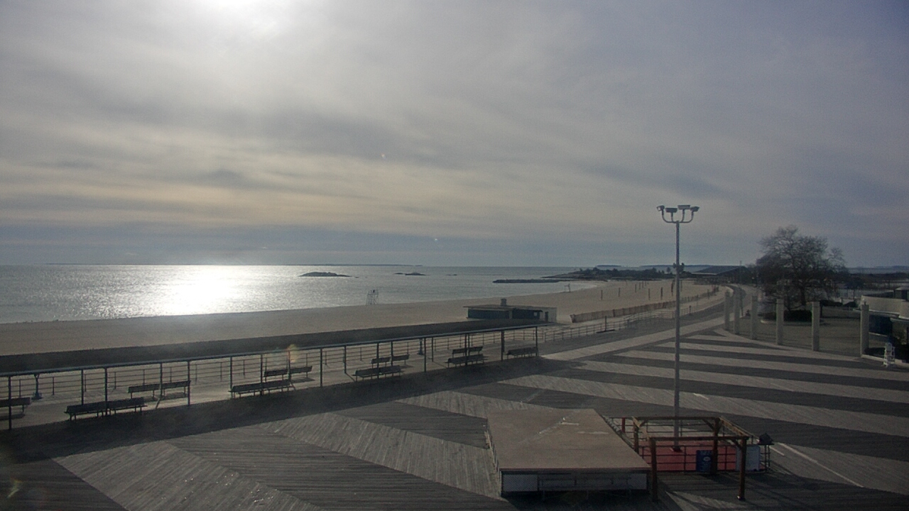 Thumbnail for current weather camera view from Ocean Beach Park in New London, Connecticut